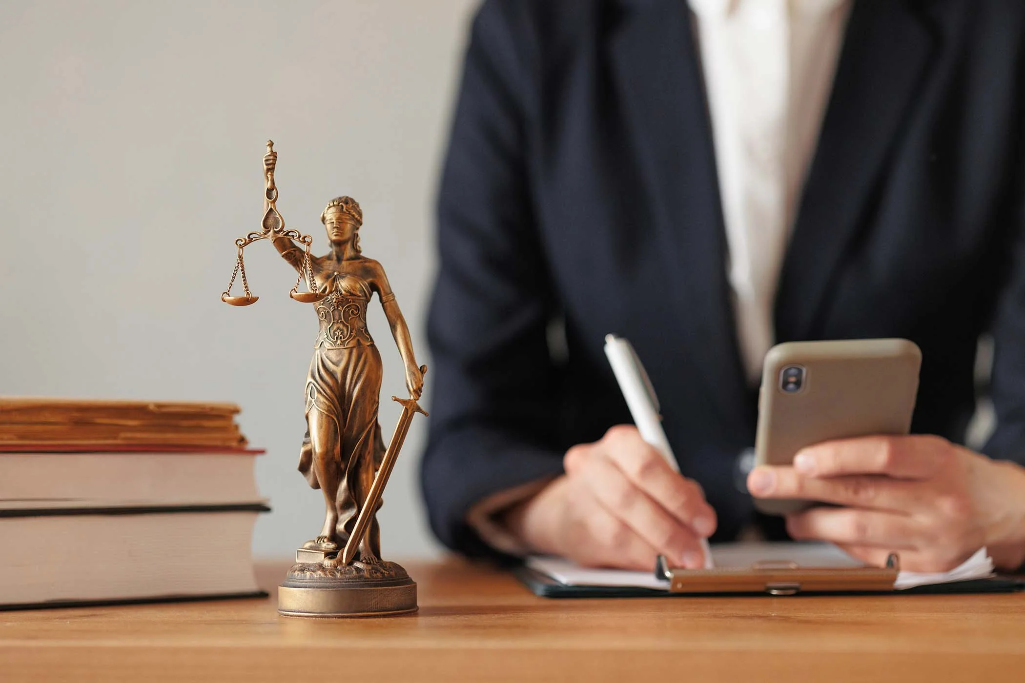 work-in-a-law-firm-or-a-law-firm-legal-advice-onl-4PGUK3P.jpg
